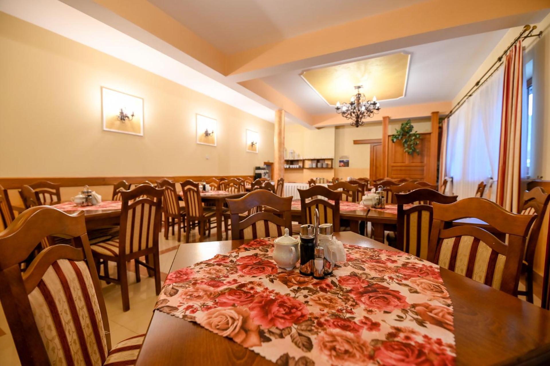 Pod Tatrami 2 - Swietna Lokalizacja, Obok Przystanku Ski Busa Oraz Restauracji, Duzy Parking بيالكا تاترزانسكا المظهر الخارجي الصورة
